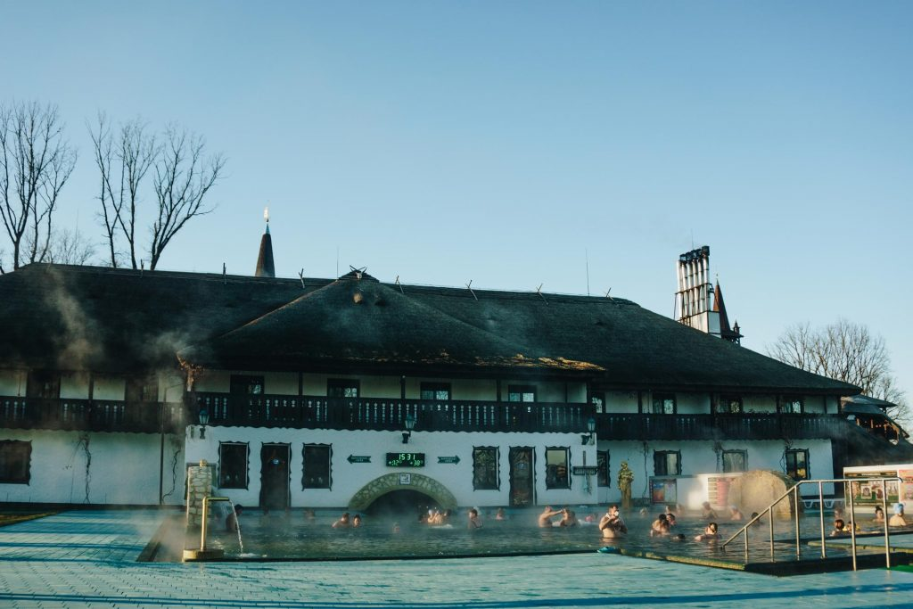 Бассейны и спа. Сколько стоит отдых на термальных водах Закарпатья осенью